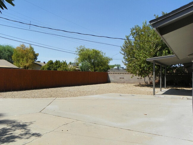 Building Photo - 8337 E Meadowbrook Ave