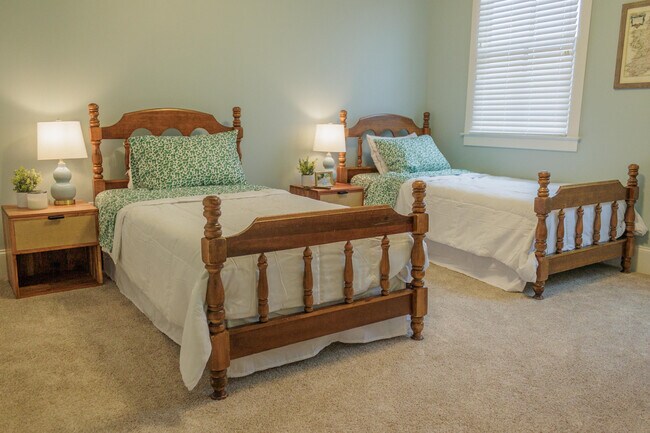 Building Photo - 908 Kestrel Dr