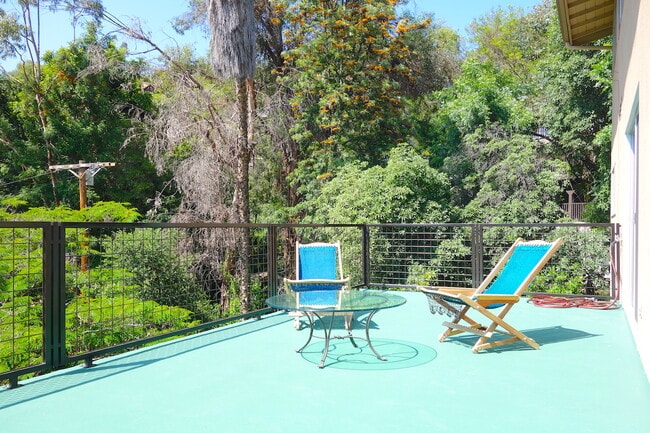 Building Photo - 702 Cavanagh Rd