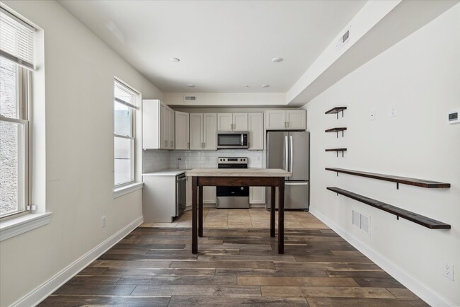 Building Photo - 4015 Baring St