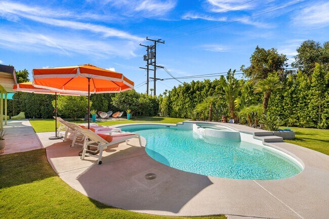Building Photo - Stylish Fully Furnished Home in Palm Springs - Annual Lease