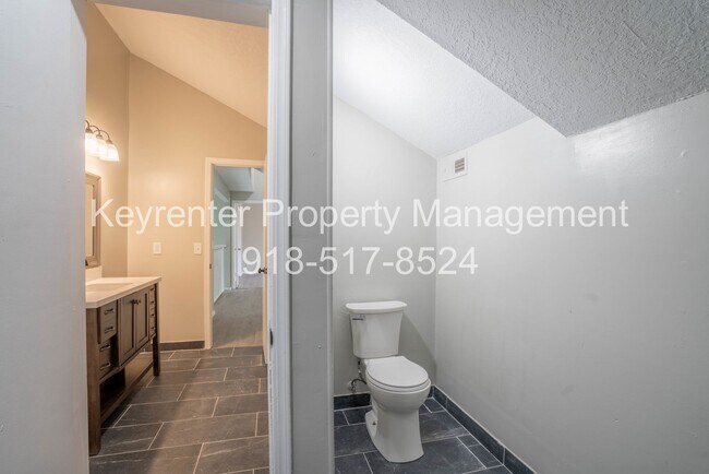 Building Photo - Gorgeous 3 Bedroom Remodel, BA Schools!