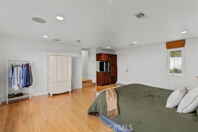 Building Photo - 321 Vía San Sebastian