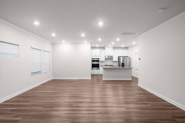 Building Photo - Beautiful and Spacious Home in the Heart o...