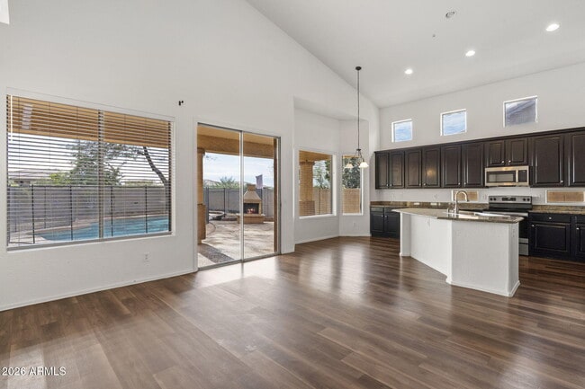 Building Photo - 7803 E Nestling Way