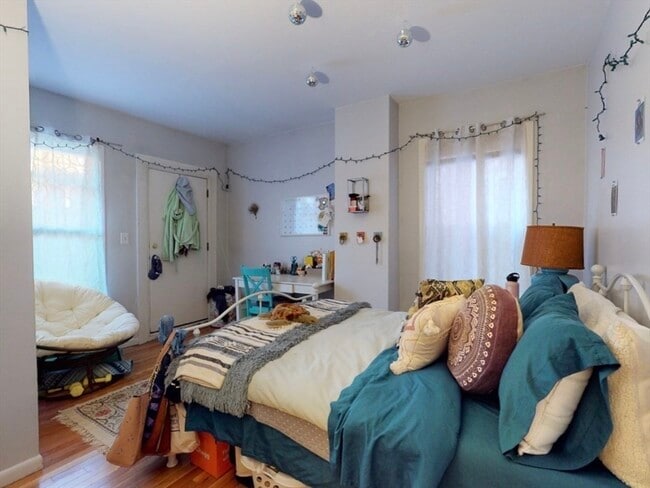 Building Photo - 32 S Huntington Ave