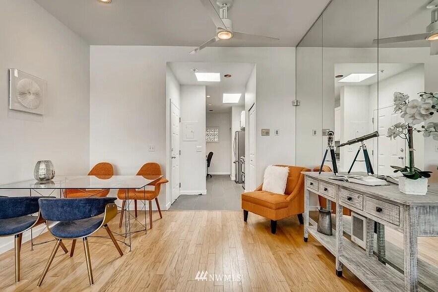 Building Photo - 1504 Aurora Ave N