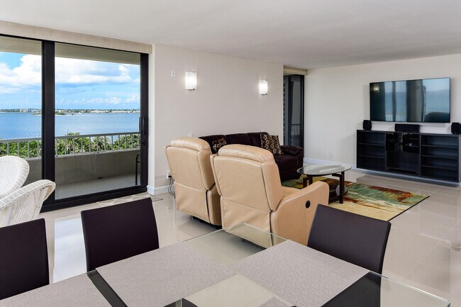 Building Photo - 5540 N Ocean Dr