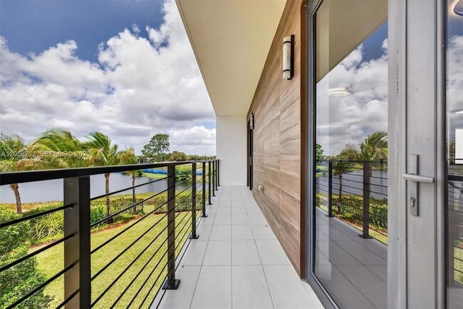 Building Photo - 16709 Botaniko Dr N