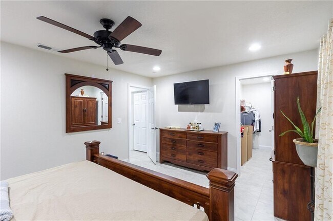 Building Photo - 728 Saybrook Cir NW