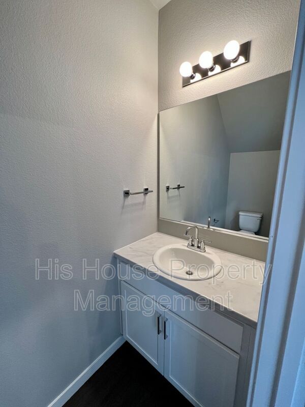 Building Photo - 1353 Reynolds St