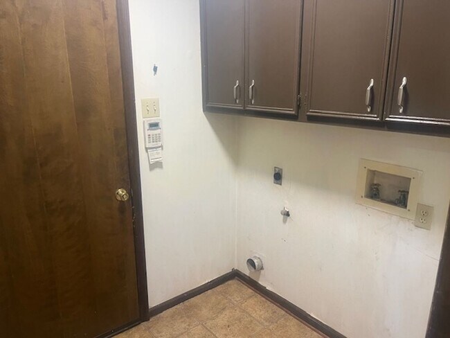 Building Photo - 11618 Huron Ln