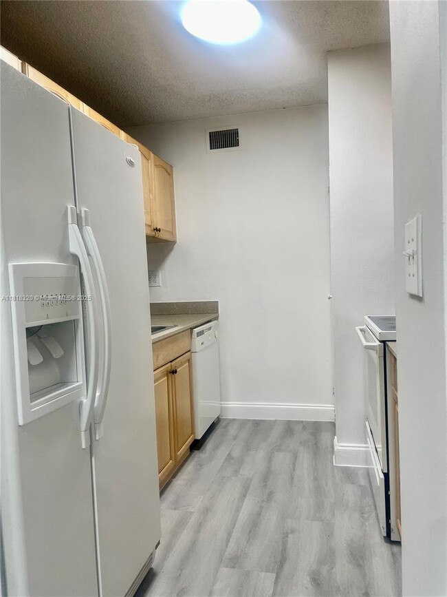 Building Photo - 15675 SW 74th Cir Dr