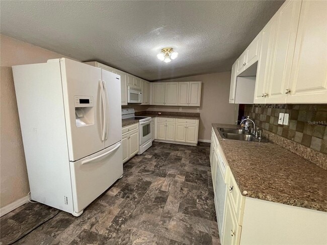 Building Photo - 2525 Emma Cir