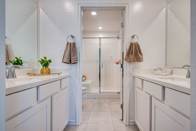Building Photo - 10718 Lilestone Ct