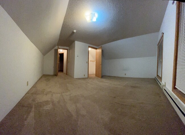 Building Photo - 118 Conley Ave S