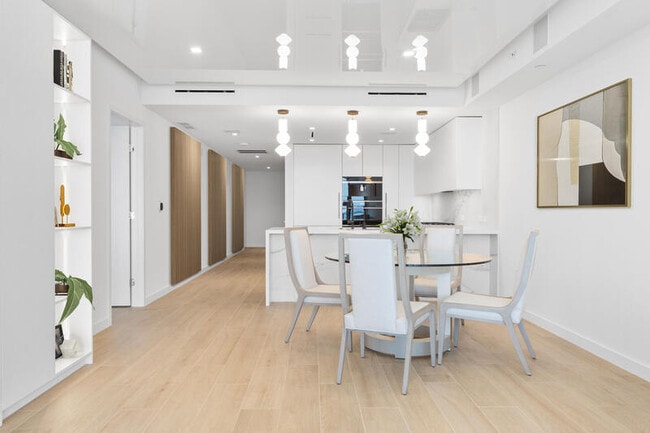 Building Photo - 1116 N Ocean Blvd