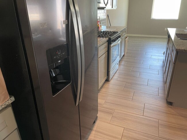 Building Photo - Distinguished 2 Story Home