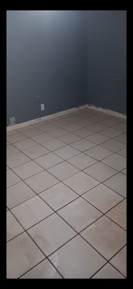 Building Photo - 1247 Hall St