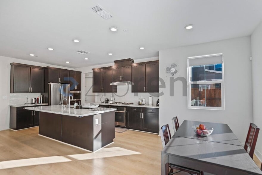 Building Photo - 6795 Paseo St