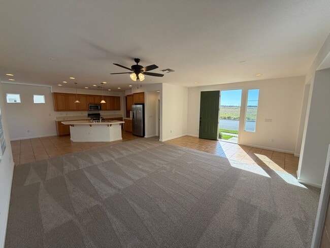 Building Photo - 4 bedroom | 2.5 bathroom | Single family h...