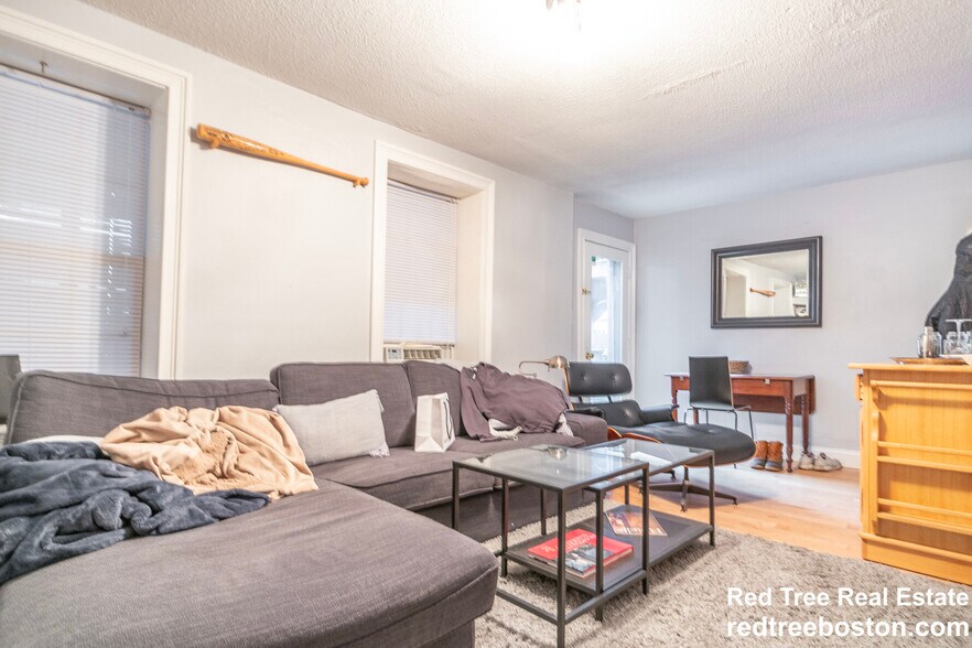 Building Photo - 231 W 3rd St