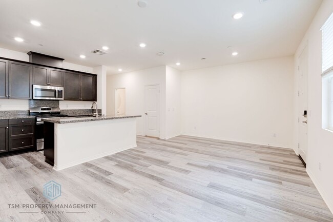 Building Photo - Beautifully 2019-Built 3 Beds 2.5 Baths 1,468 Sqft Home in Eastvale!