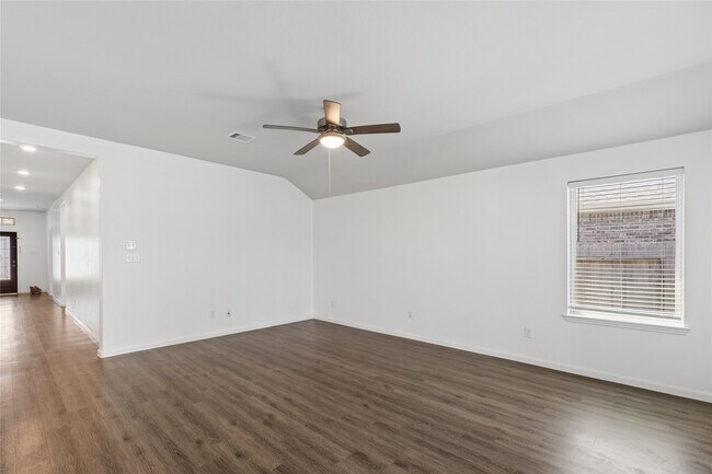 Building Photo - 2111 Levant Ln