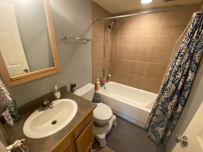 Building Photo - Great Barrington Condo