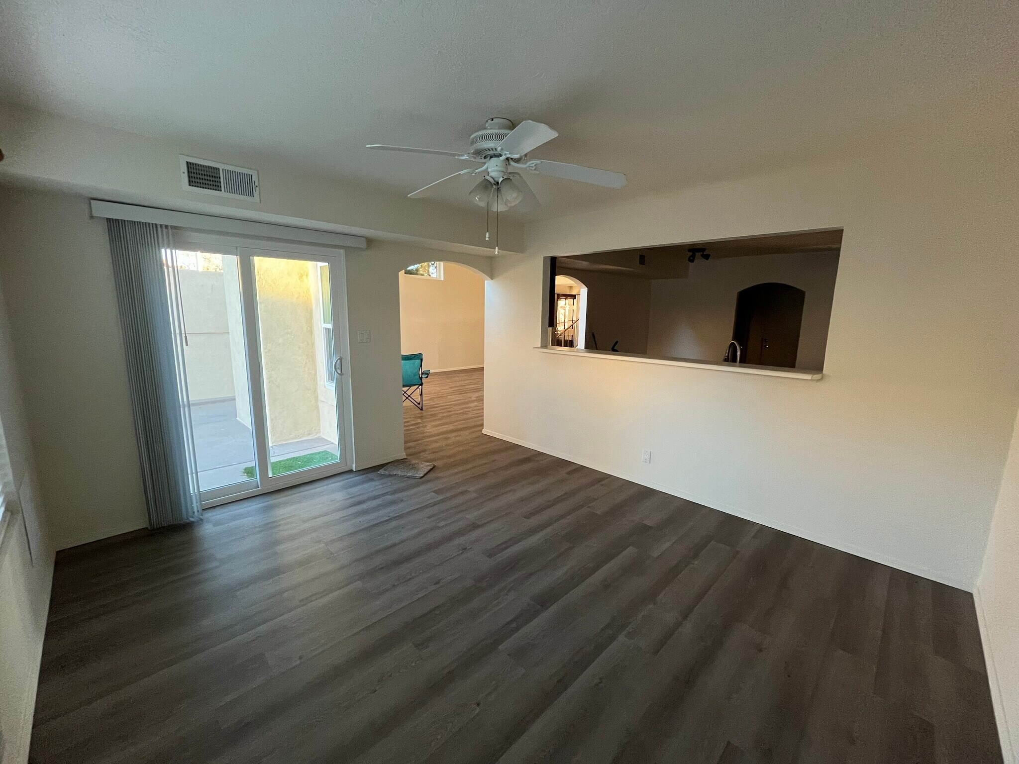 Building Photo - 5204 Edwards Dr NE