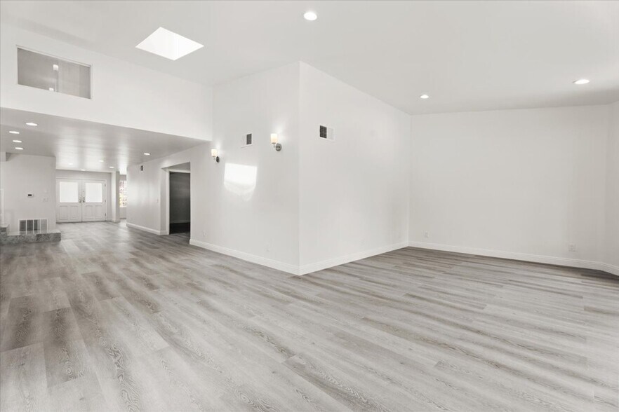 Building Photo - 2138 Midvale Ave