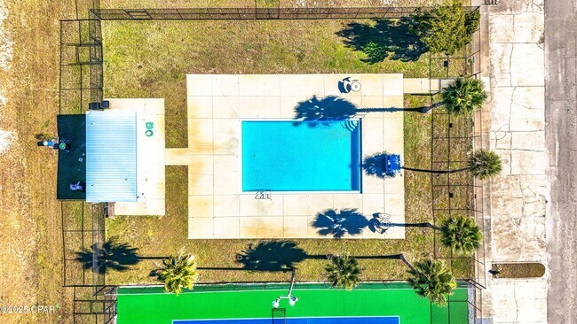 Building Photo - 8504 Tradewinds Dr