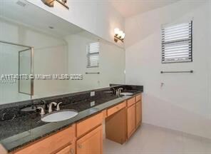 Building Photo - 965 NE 193rd Ter
