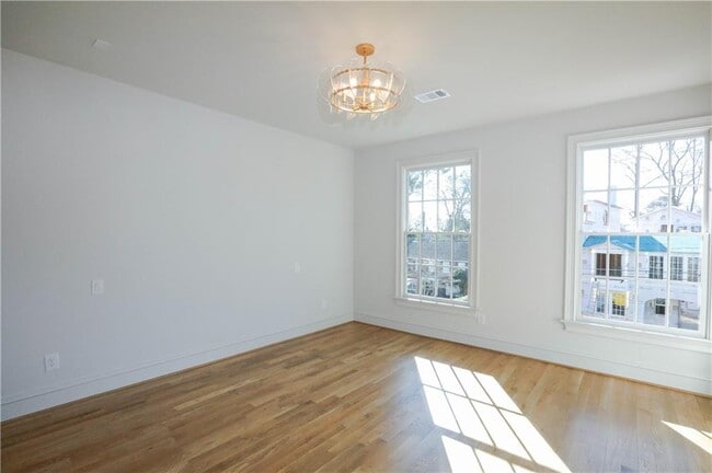 Building Photo - 96 Sheridan Dr NE