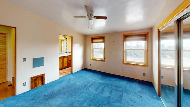 Building Photo - Light and Bright Country Living 3 bed plus...