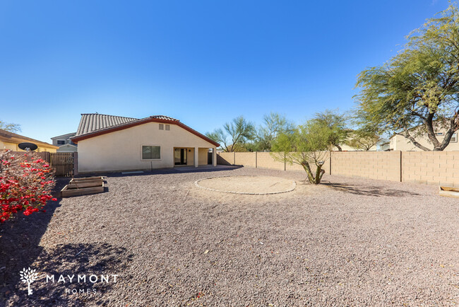 Building Photo - Home with Spacious Living