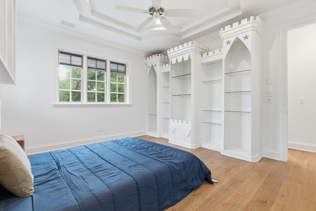 Building Photo - 4407 W Dale Ave