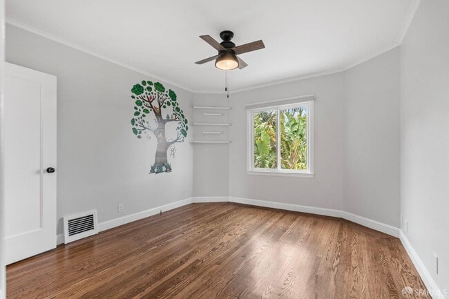 Building Photo - 112 Baden St