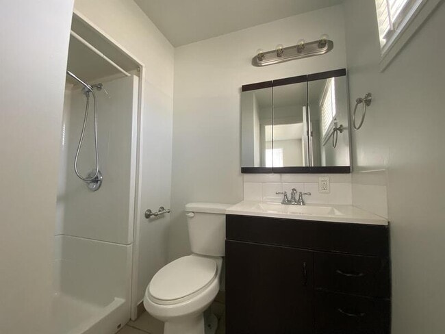 Building Photo - 189 Tennyson Ave