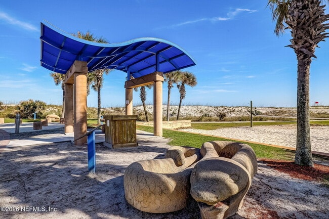 Building Photo - 3447 Heron Dr N