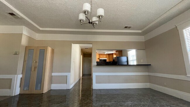 Building Photo - 1221 31st Ave