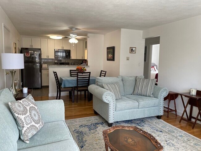 Building Photo - 32 Whitman Rd