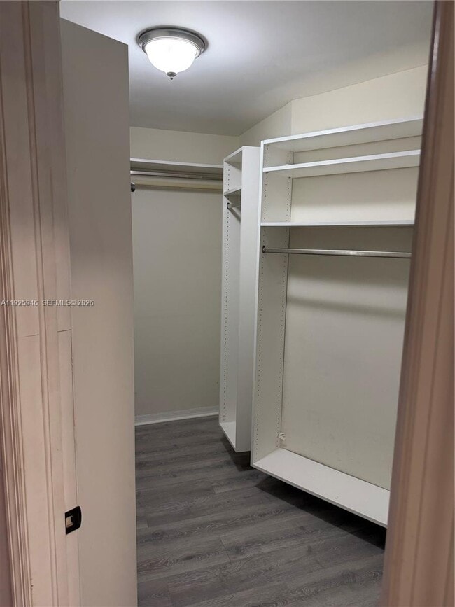 Building Photo - 2927 SW 18th Terrace