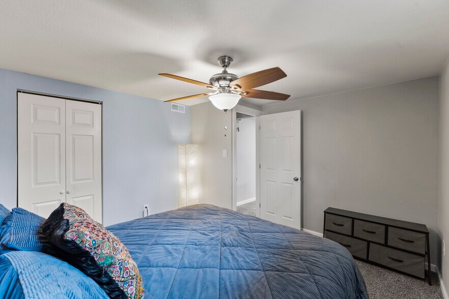 Building Photo - 2628 Green Ridge Dr