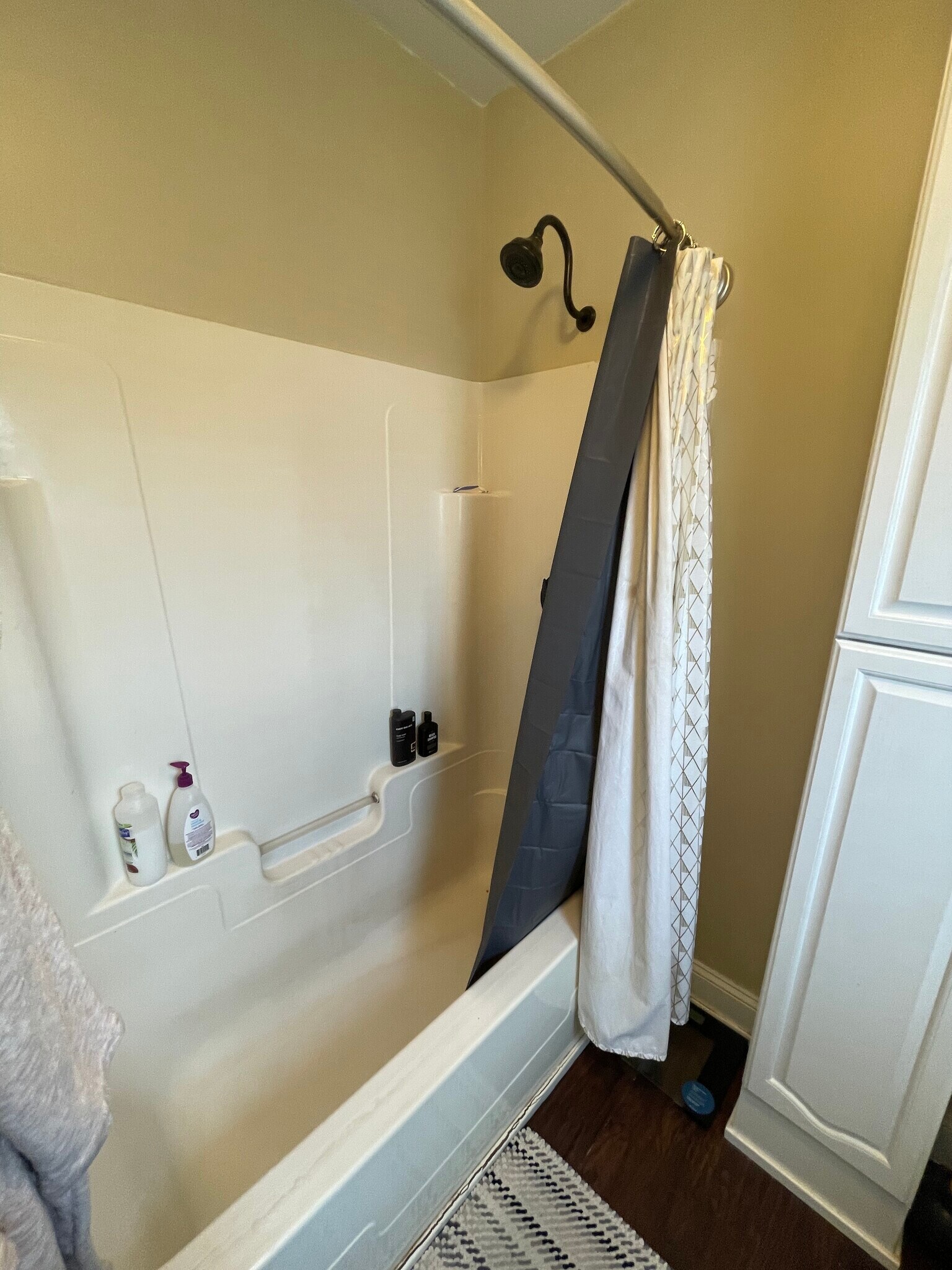 Bathroom - 395 Hanover St