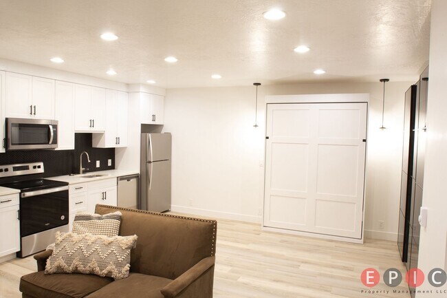 Building Photo - 564 Lewski Ln