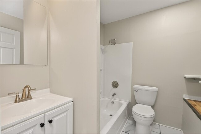 Building Photo - 127 Conkey Ave
