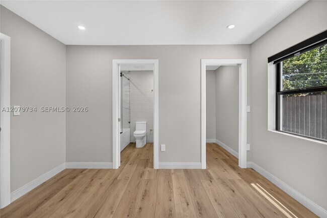 Building Photo - 1011 NW 30th Pl