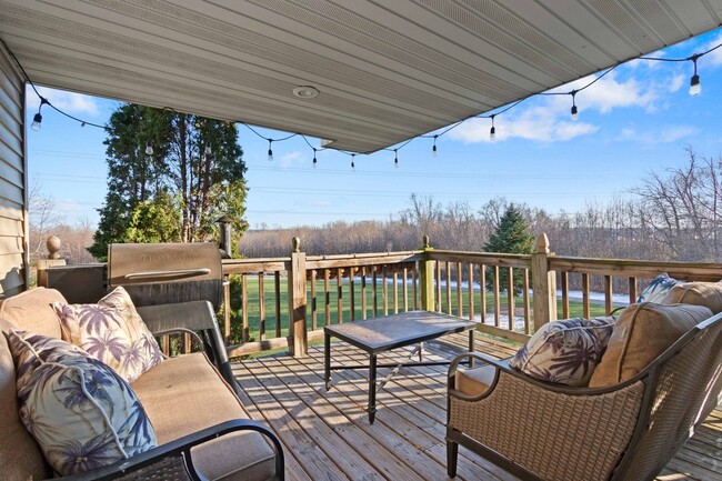 Building Photo - River Point Court Duplex