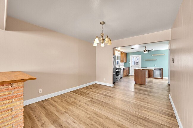 Building Photo - 2317 De Soto Rd